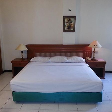 Hotel Fortuna 수라바야 외부 사진