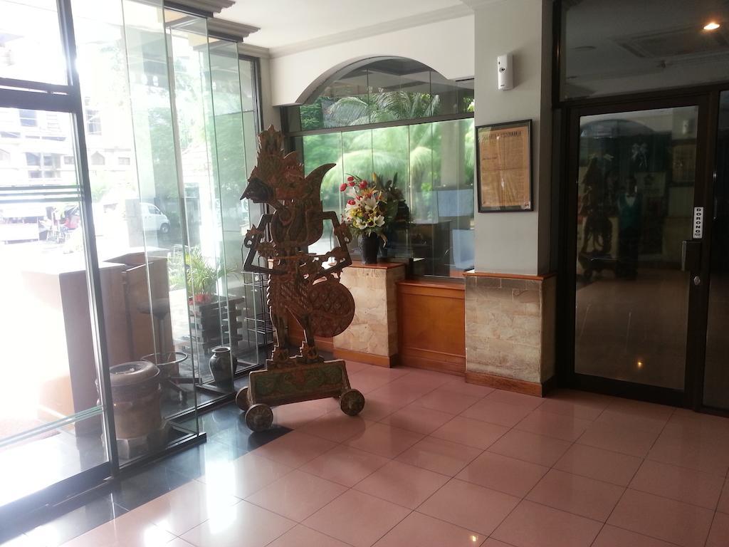 Hotel Fortuna 수라바야 외부 사진